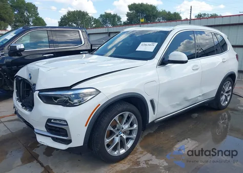 2021 BMW X5 Phev xDrive45E z USA, uszkodzony, nr VIN 5UXTA6C06M9E96787